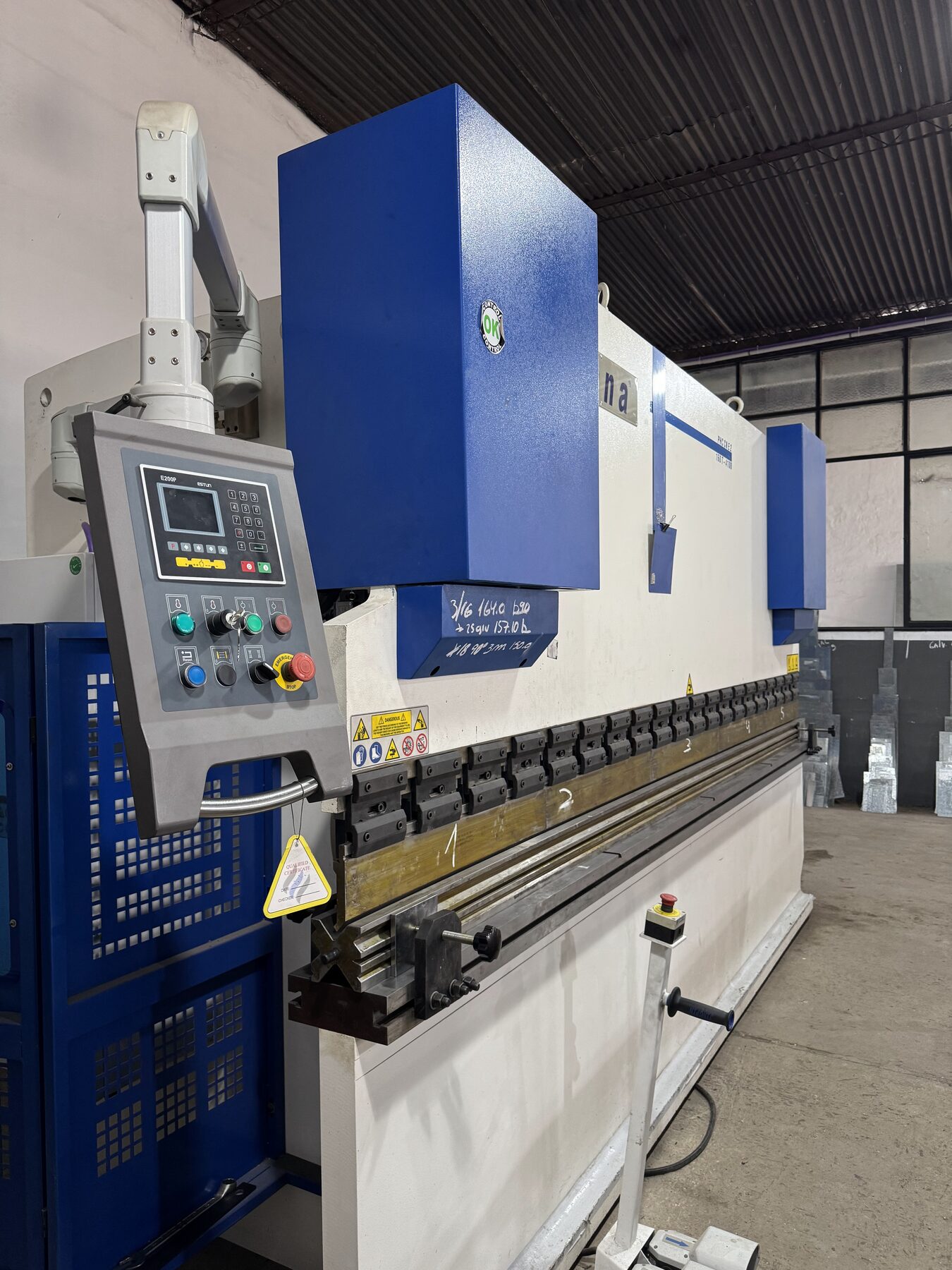 Control de la plegadora CNC de CORPLE
